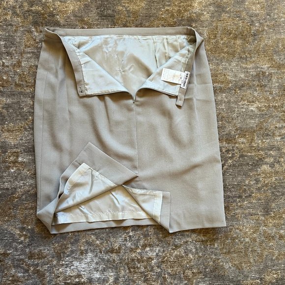 Giorgio Armani Le Collezioni Stone Wool  2 Piece Skirt Suit 14 - Picture 12 of 15